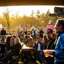 Medewerkers 3FM zijn nog niet gevraagd om Lowlands-tientje te betalen