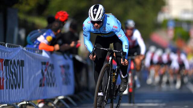 Remco Evenepoel traint op het WK-parcours in Vlaanderen.