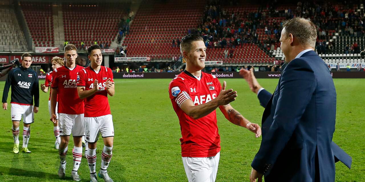 Van den Brom vindt prestatie AZ 'geweldig' voor Nederlands voetbal
