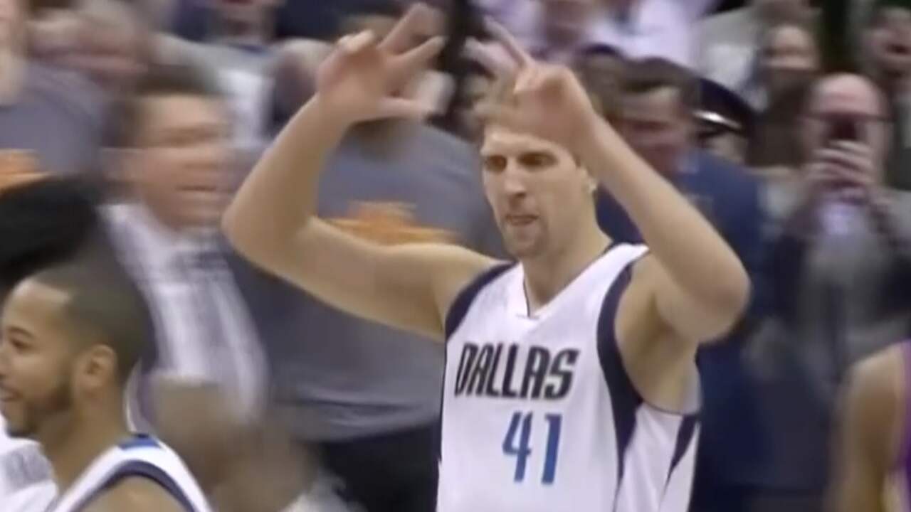 Dirk Nowitzki maakt 30.000e punt in NBA