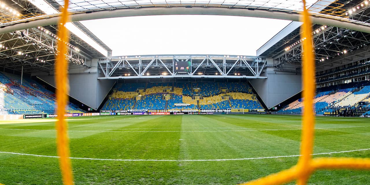Vitesse stap dichter bij overname: Russische eigenaar Oyf scheldt schuld kwijt