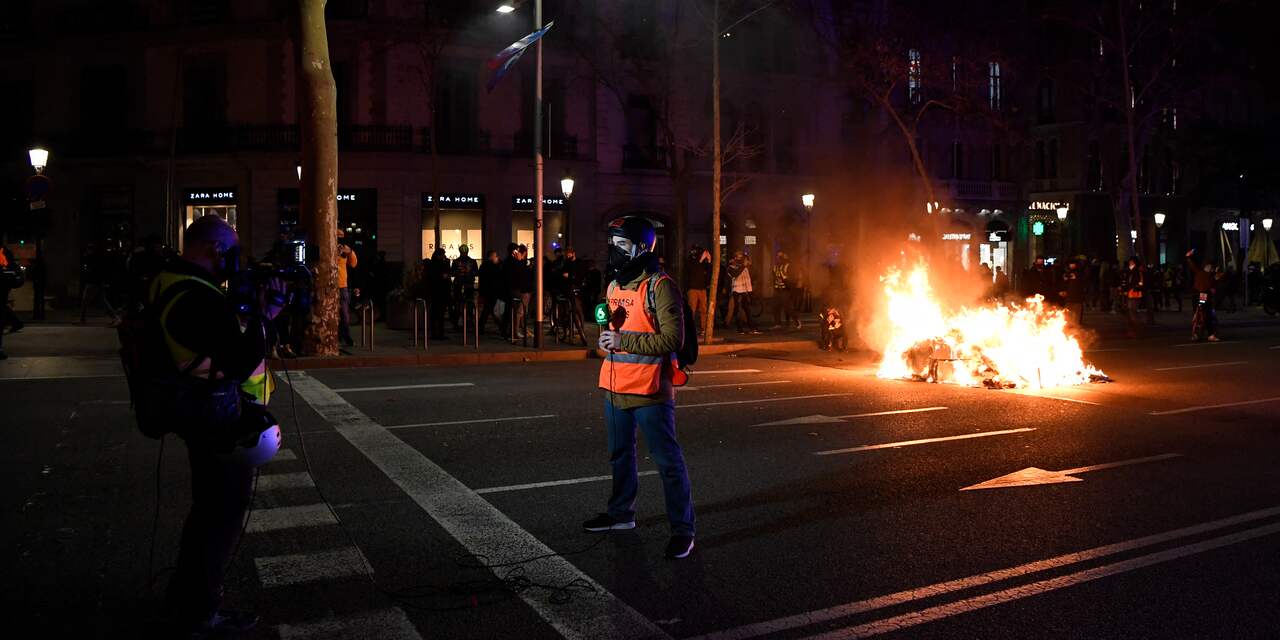 Tientallen arrestaties op vijfde onrustige dag in Barcelona na arrestatie rapper