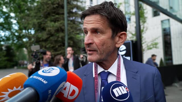 Beeld uit video: Cornald Maas woedend over diskwalificatie Joost Klein: 'Fuck de EBU'