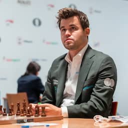 Carlsen doorbreekt stilzwijgen over schaakrel: ‘Ik speel niet tegen valsspelers’