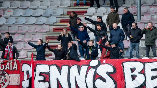 De twaalfhonderd supporters van FC Emmen beleefden een prachtige middag.