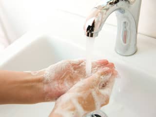 Feit of fabel: Vaak je handen wassen is slecht voor je weerstand