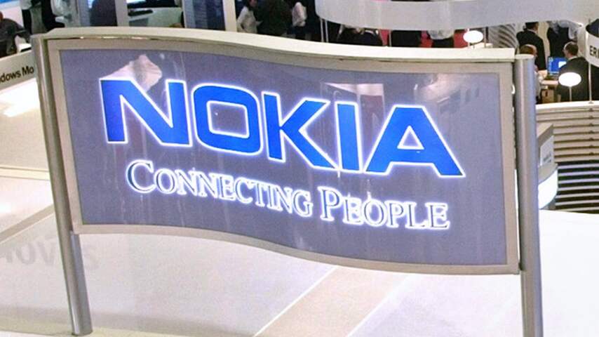 Nokia ziet omzet dalen en vervangt topman