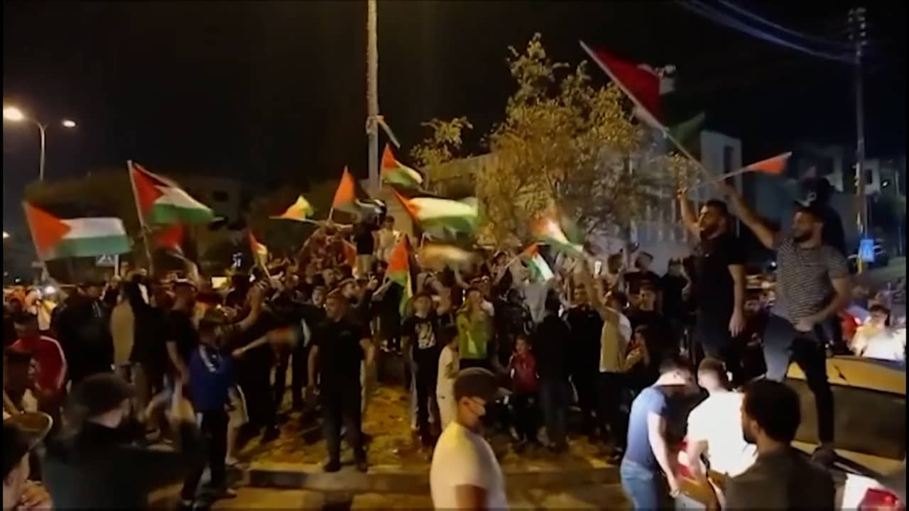Beeld uit video: Honderden Palestijnen vieren wapenstilstand Israël met vuurwerk