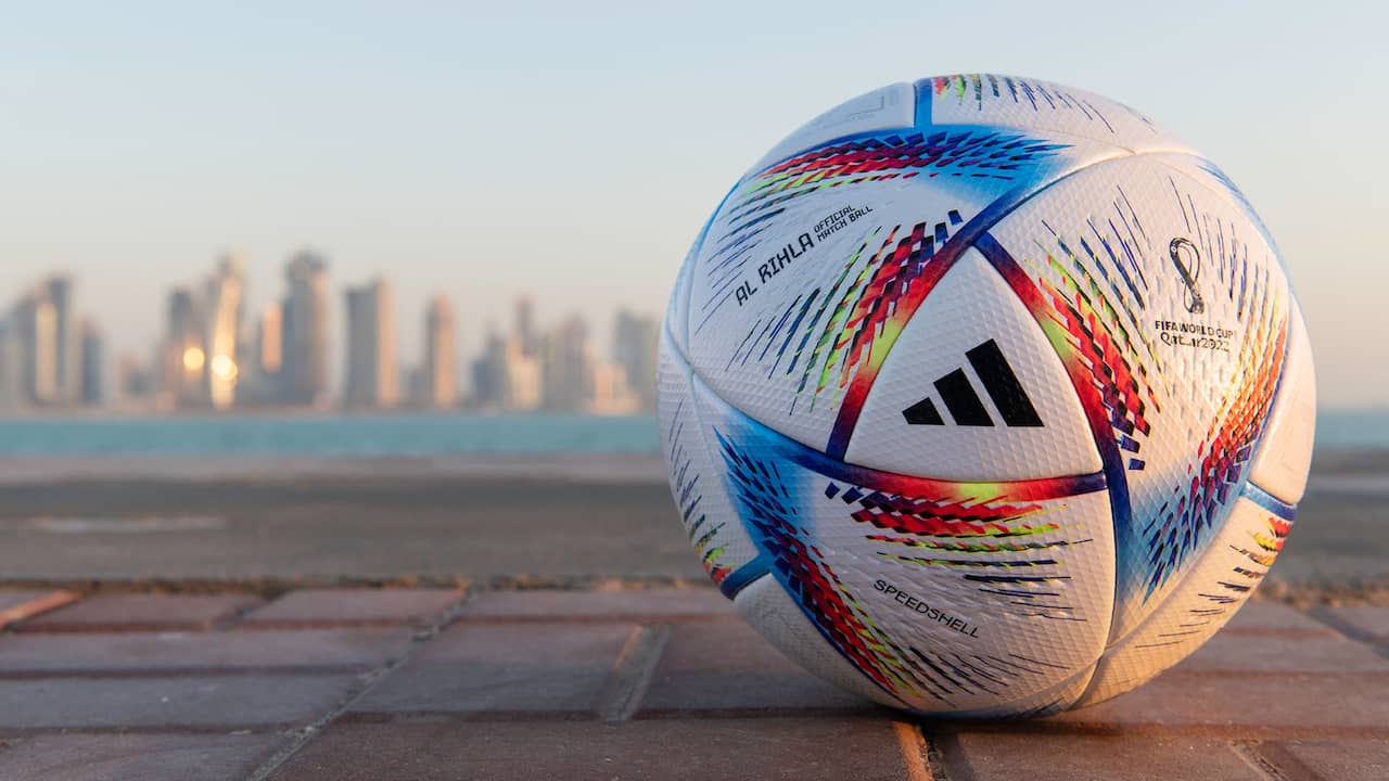 Baan Welvarend Vervormen Bal voor WK in Qatar gepresenteerd: deel van opbrengst gaat naar goed doel  | Voetbal | NU.nl