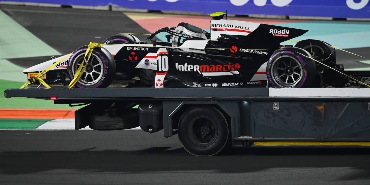 Twee coureurs naar ziekenhuis na crash bij Formule 2-race in Saoedi-Arabië
