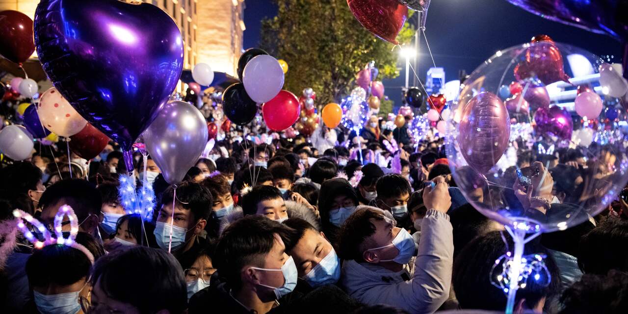 Zo viert Wuhan Oud en Nieuw: alsof het coronavirus niet bestaat