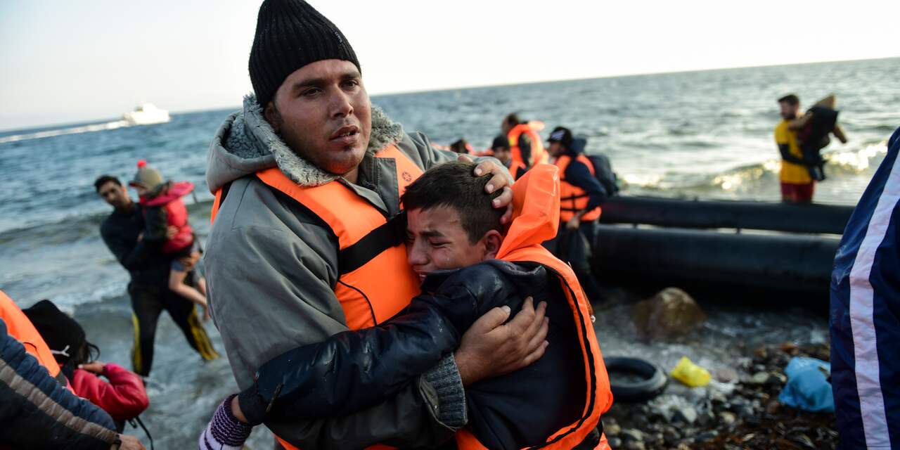 Tientallen bootvluchtelingen verdronken