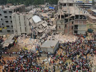 Zoektocht ingestorte gebouw Bangladesh