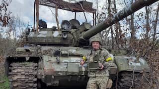 Vier redenen waarom buitgemaakte Russische tanks Poetin pijn doen