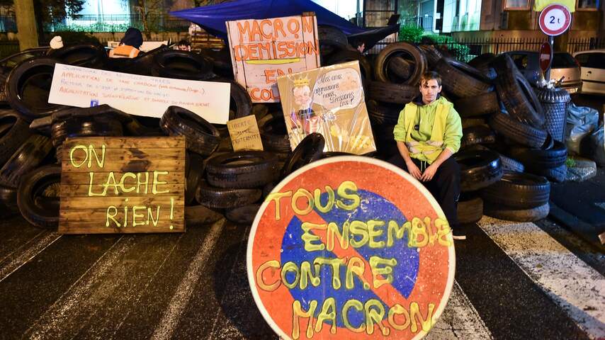 Franse tankstations zonder benzine door blokkades 'Gele Hesjes'