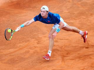 Jesper de Jong slaat zich door kwalificaties en debuteert op Roland Garros