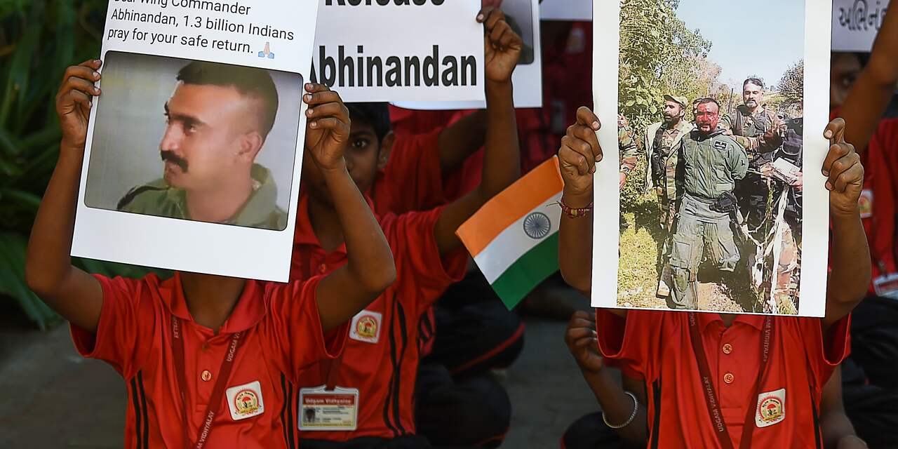 Pakistan stuurt neergestorte Indiase piloot terug naar thuisland