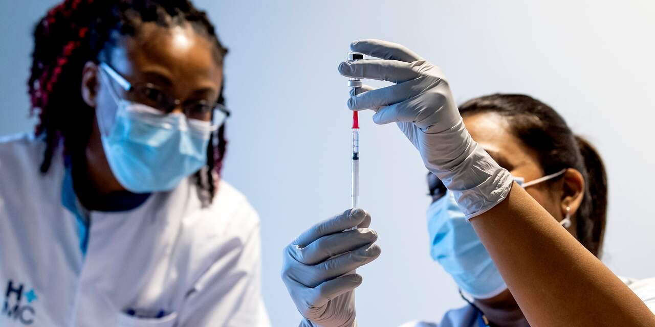 Bewoners verpleeghuizen vanaf maandag gevaccineerd tegen coronavirus