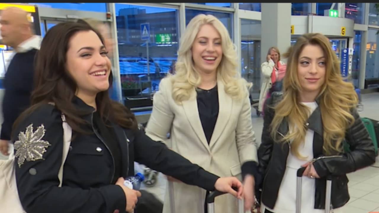 Lisa, Amy en Shelly van OG3NE onderweg naar Eurovisie Songfestival NU.nl Lisa, Amy en Shelly van OG3NE onderweg naar Eurovisie Songfestival NU.nl