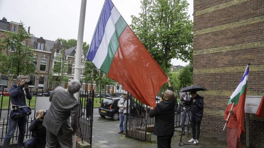 Burgemeester Groningen hijst Molukse vlag