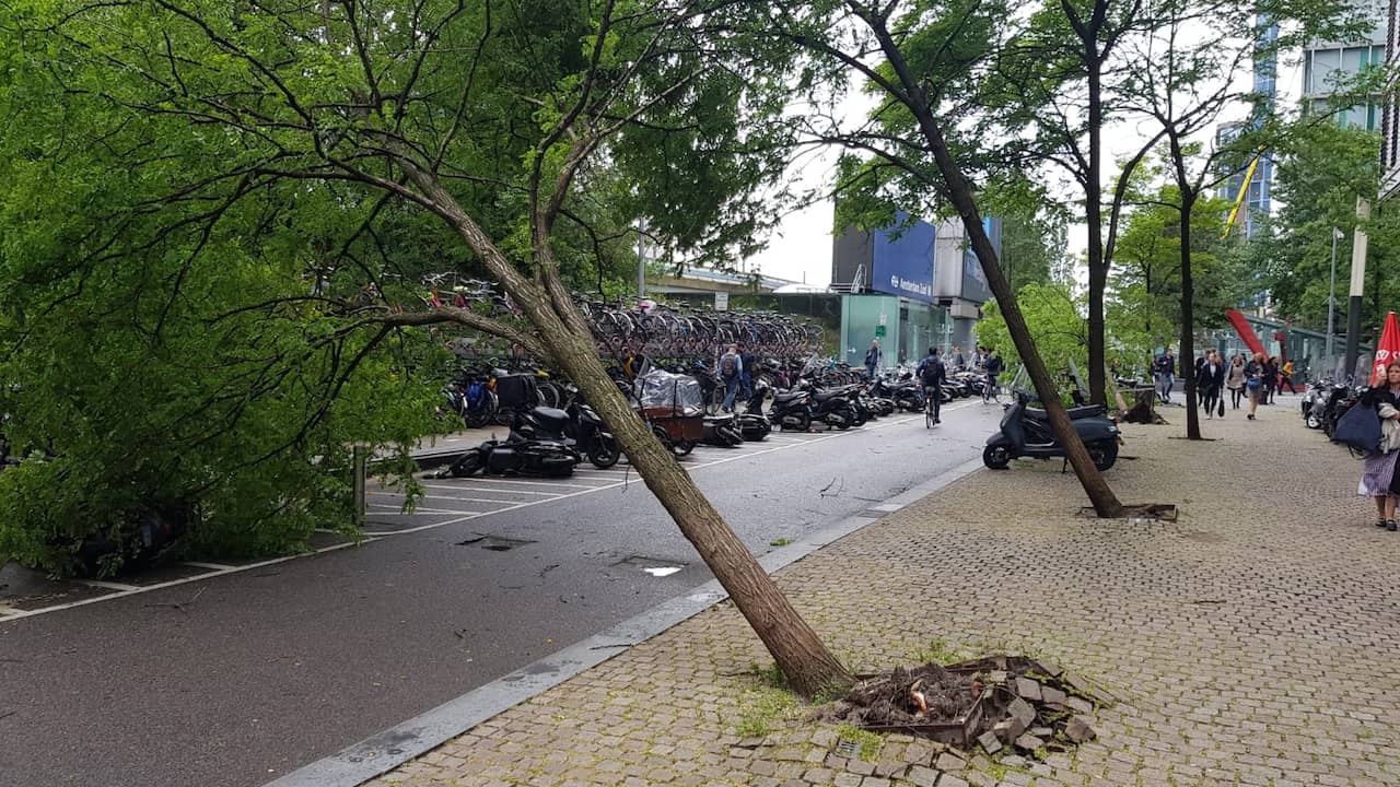 Storm Zorgt Opnieuw Voor Flinke Schade En Overlast In Amsterdam ...