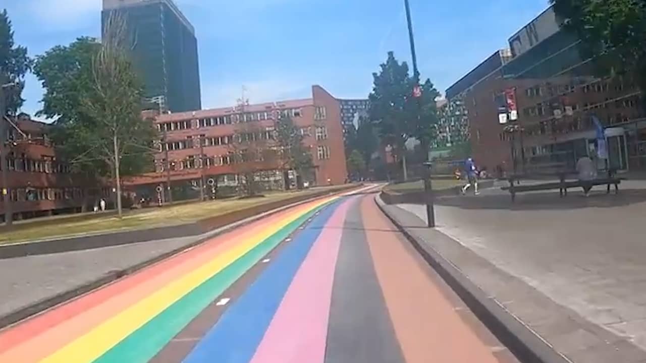 Beeld uit video: Bekijk hier het langste regenboogfietspad ter wereld in Utrecht