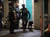 Politie valt woning aan Parallelweg in Den Haag binnen