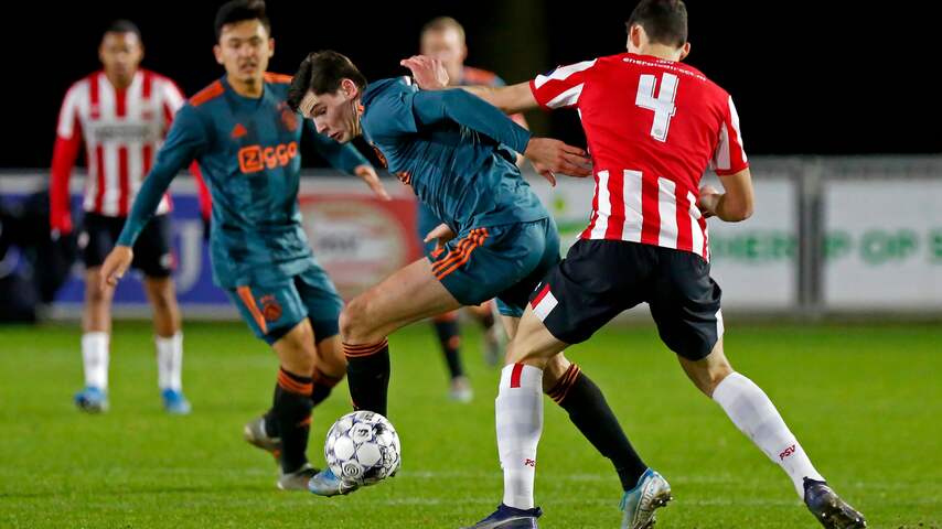 Jong Ajax verzuimt gedeelde koppositie te pakken in Eerste Divisie