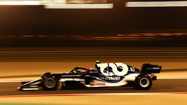 Pierre Gasly reed in de AlphaTauri stabiele en snelle rondetijden.