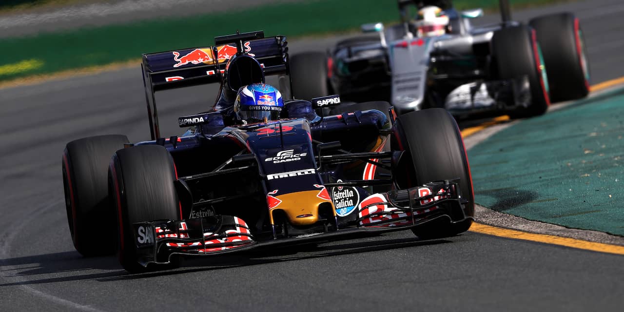 Verstappen begint Formule 1-seizoen met tiende plaats in Australië