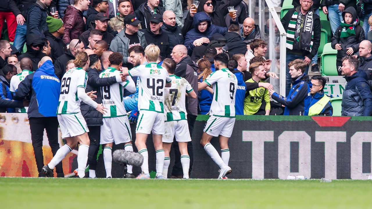 Groningen-Heerenveen ha chiuso per 15 minuti dopo che Jetro Willems è stato colpito da un tifoso |  Calcio