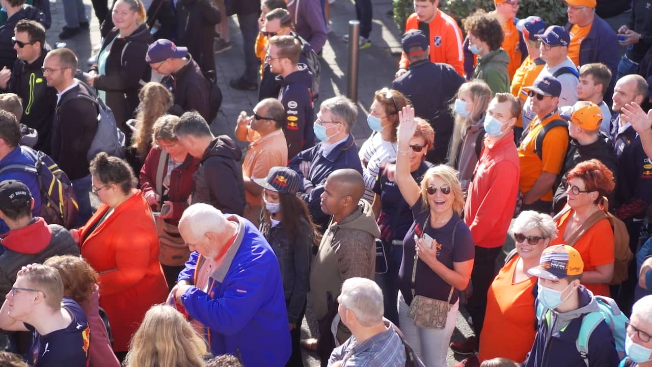 Beeld uit video: F1-fans stromen binnen: 'Sfeer in Zandvoort is opperbest'