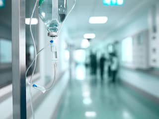 Minder ziekenhuizen in financiële problemen, dreiging 'zorginfarct' blijft