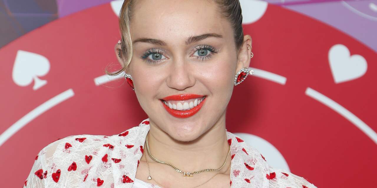Miley Cyrus betaalde half jaar huur The Voice-deelnemer