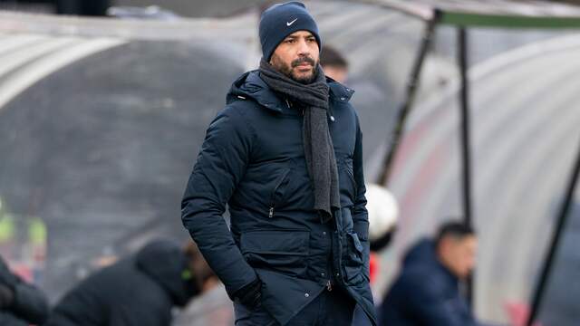 AZ-trainer Pascal Jansen kan zaterdag geen beroep doen op Calvin Stengs en Pantelis Hatzidiakos.