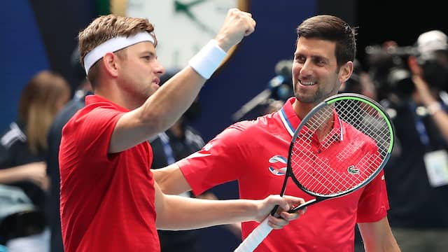 Novak Djokovic en Filip Krajinovic wonnen in het dubbelspel van Milos Raonic en Denis Shapovalov.