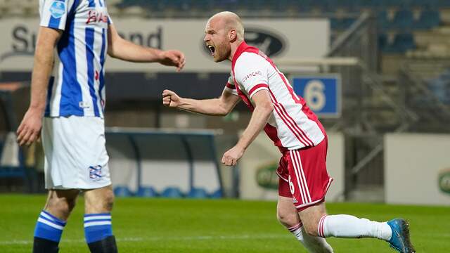 Davy Klaassen zette Ajax op het goede spoor door de score te openen.