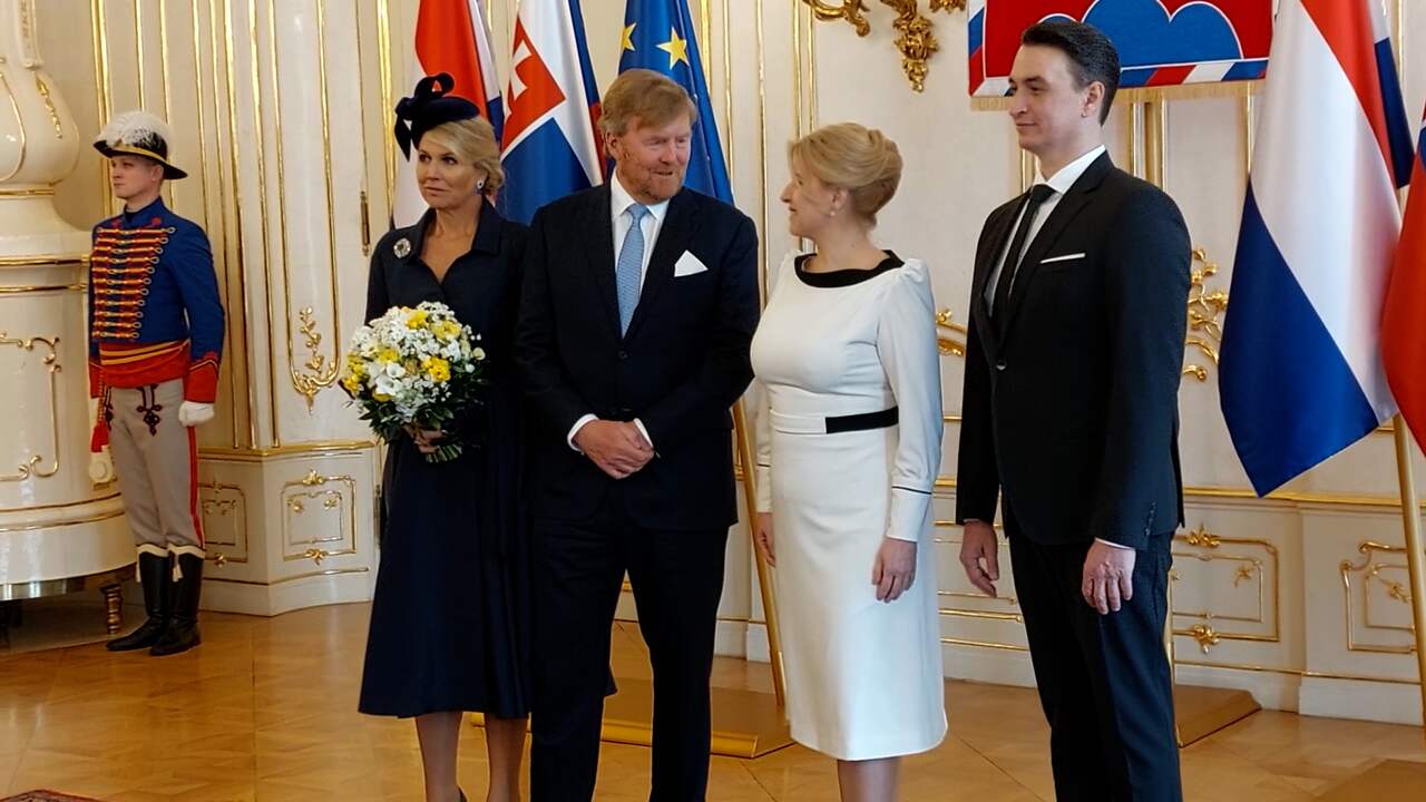 Beeld uit video: Koningspaar komt aan in Slowakije voor staatsbezoek