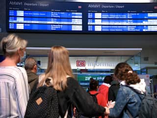 Duitse treinen voller door goedkoop ov-kaartje, maar autogebruik neemt niet af