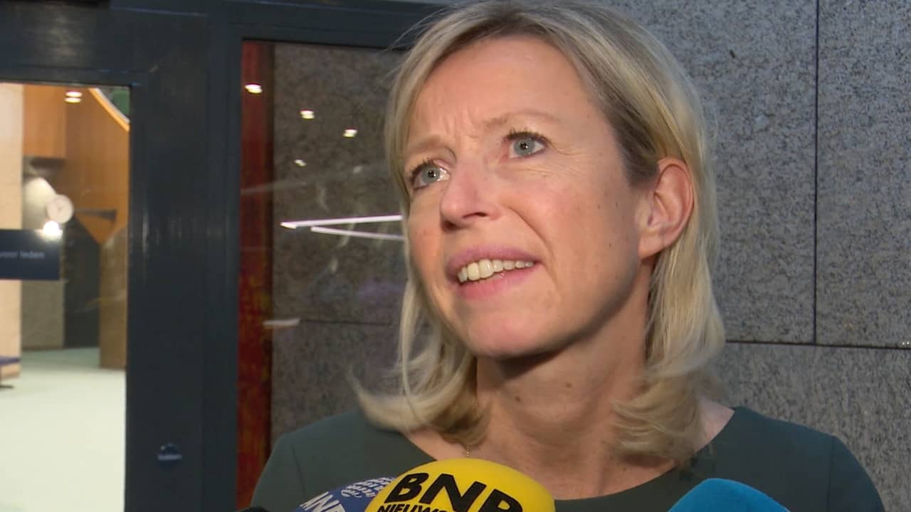 Beeld uit video: Ollongren: 'Dit is blijkbaar de manier waarop de PVV met mij om wil gaan'