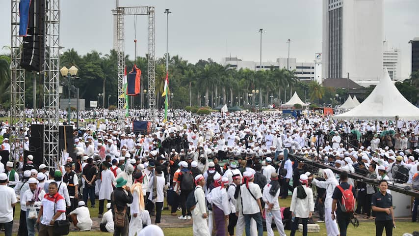 Massaal protest moslims tegen gouverneur in Jakarta