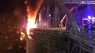 Historische brug in Rome stort in door grote brand
