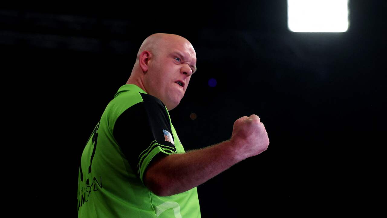 Videobeeld: Van Gerwen wint derde Premier League-ronde op rij