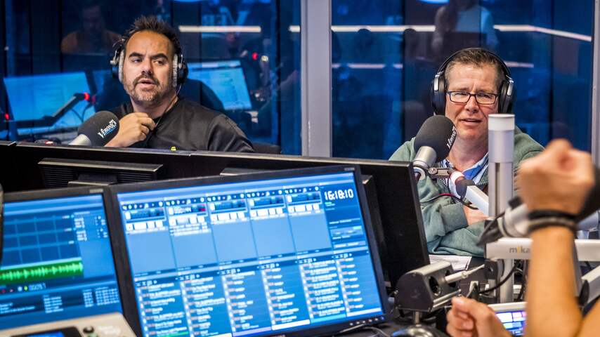 Dj-stoelendans en onzekerheid over voortbestaan op FM: dit speelt er