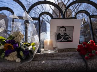 Team van Navalny zegt dat Rusland moeder onder druk zet voor snelle begrafenis