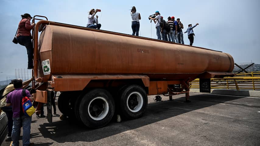 Maduro sluit Venezolaanse grens met Brazilië in conflict rond hulpgoederen