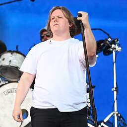 Lewis Capaldi moet tour afbreken vanwege gezondheidsproblemen