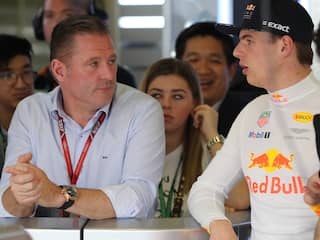 Jos Verstappen stelt dat zoon Max ook volgend jaar bij Red Bull Racing rijdt