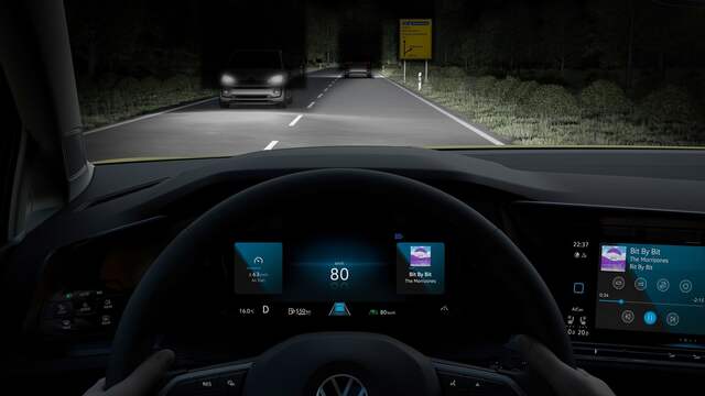Alsnog behoefte aan grootlichtassistent? Je kan het bij Volkswagen achteraf activeren.