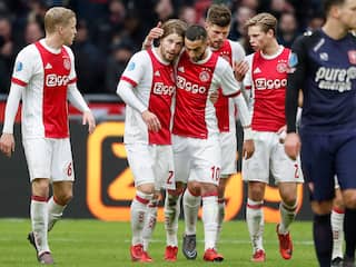 Ajax blijft in spoor van PSV dankzij moeizame zege op FC Twente